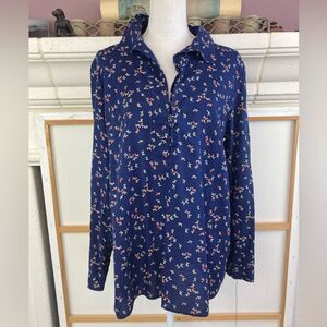 Talbots Navy cotton floral romantic preppy floral blouse. Collar, V neck pretty